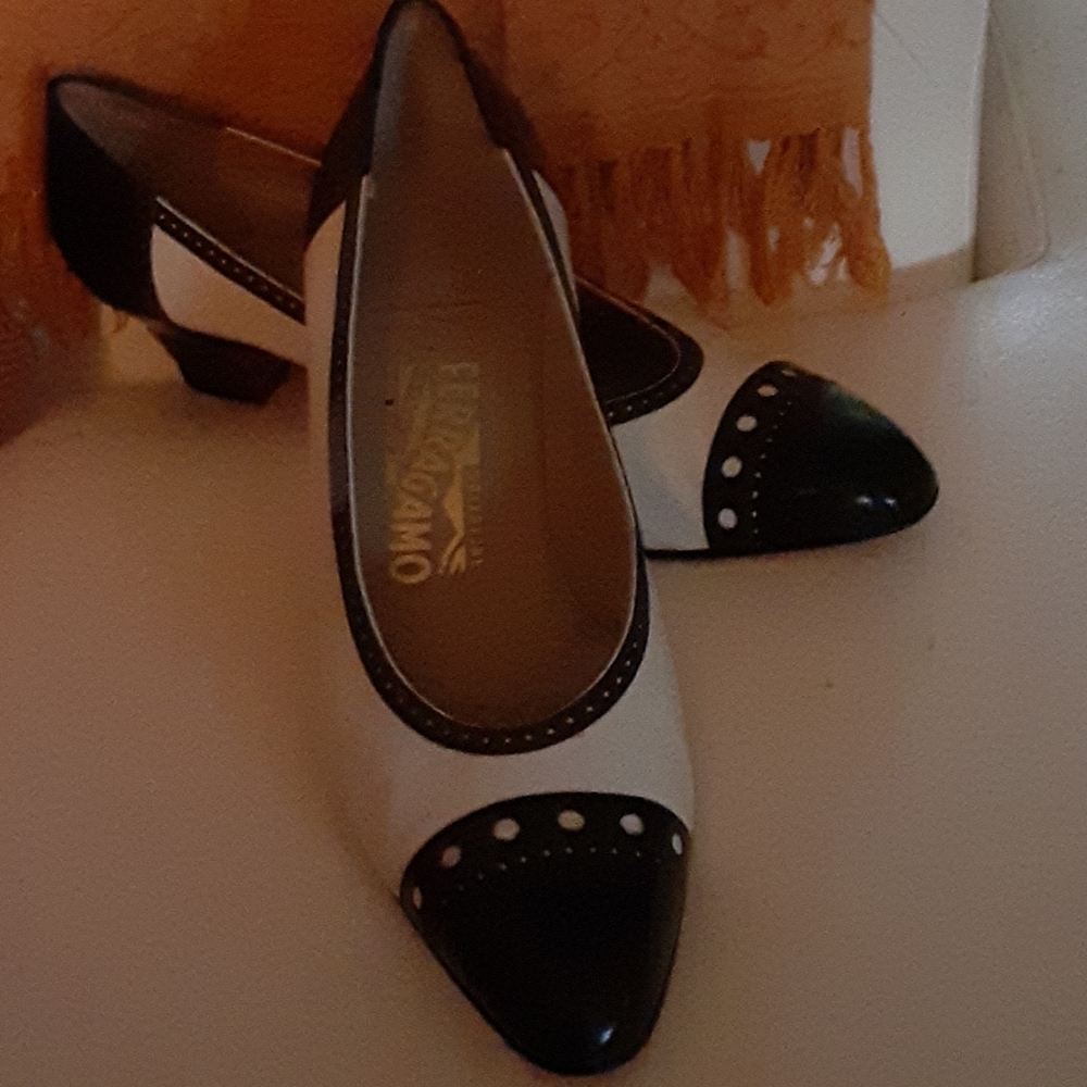 Ferragamo black and white Spectator pumps